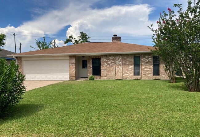 Foto del edificio - 16727 Bougainvilla Ln