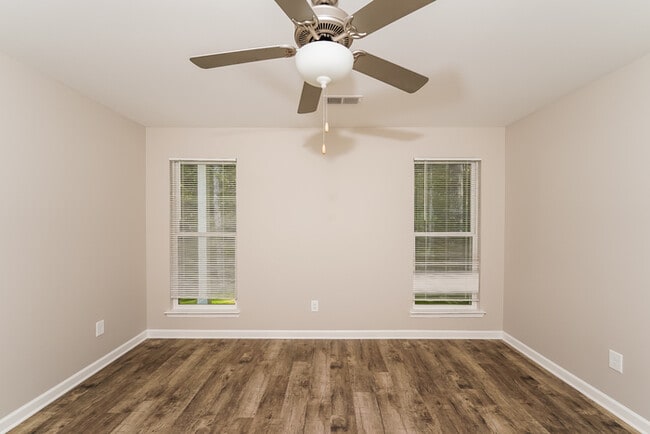 Building Photo - 200 Willowridge Ln