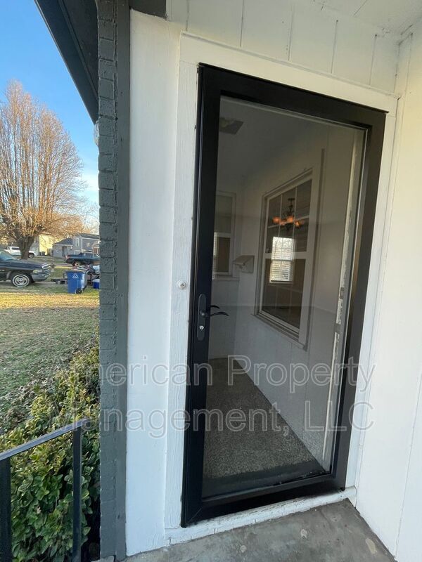 Foto del edificio - 714 S Marion Ave