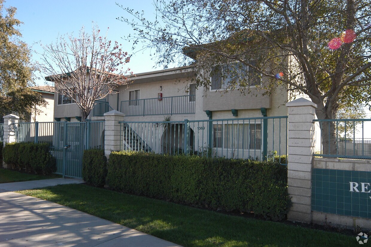 1069 W 2nd St, Rialto, CA 92376 Apartments in Rialto, CA