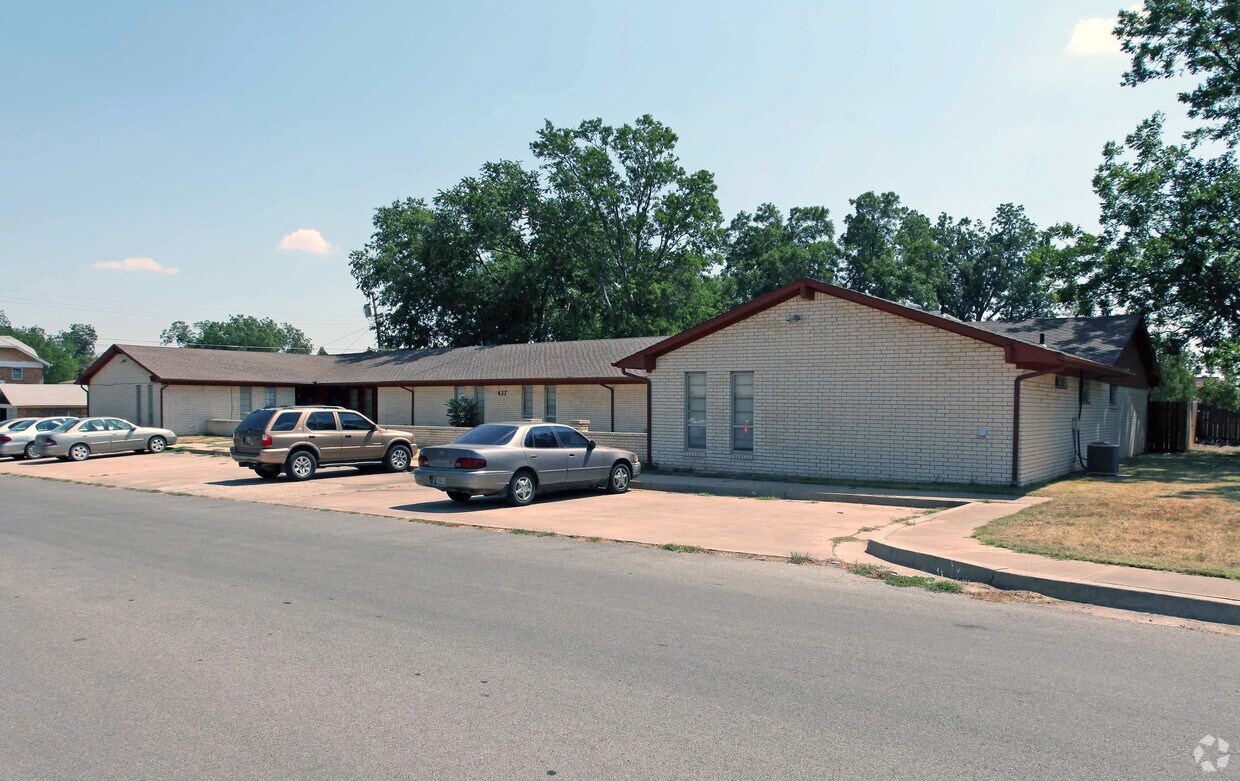 427 S 12th St, Chickasha, OK 73018 Apartments in Chickasha, OK