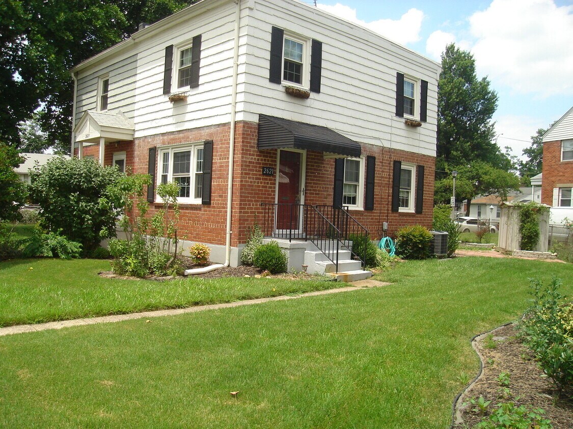 Primary Photo - Duplex Close to Shirlington