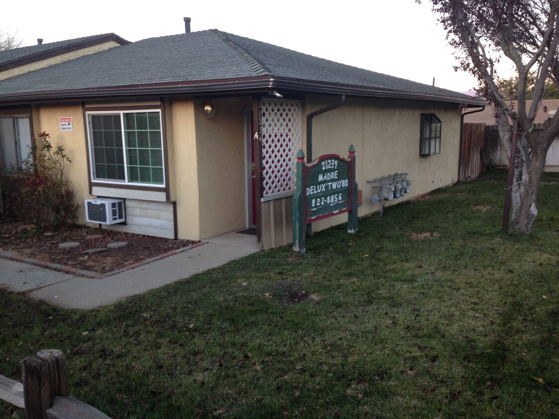 Front of apt - 21234 Madre St