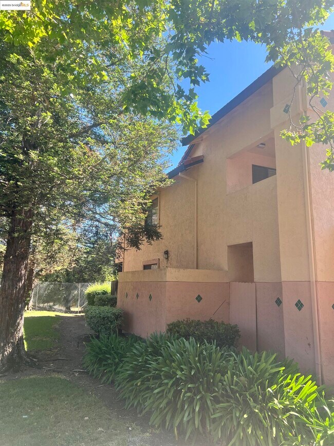 Foto del edificio - 2270 Renwick Ln