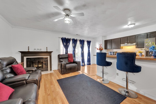 Building Photo - 230 Bridgewater Dr