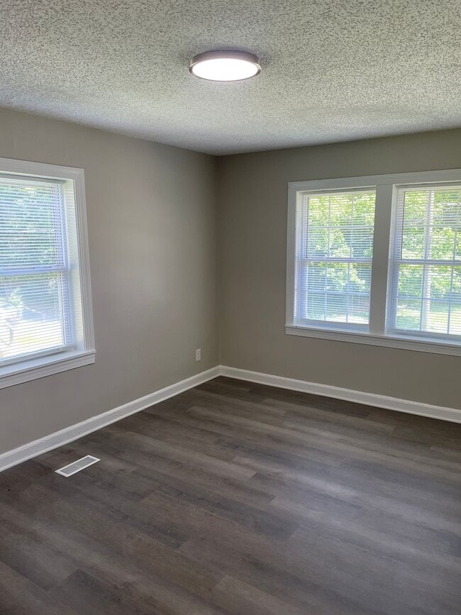 Foto del edificio - 1710 Gray Ave NE