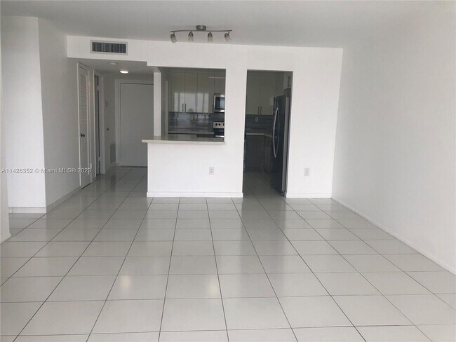 Foto del edificio - 18081 Biscayne Blvd