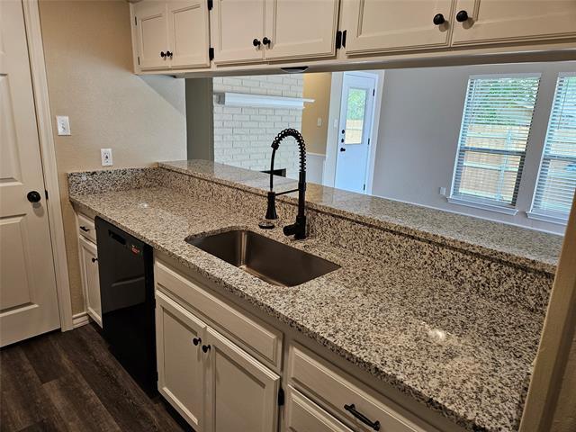 Foto del edificio - 5121 Trail Dust Ln