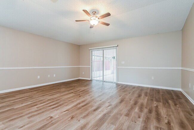 Foto del edificio - 14414 Woodfield Cir S