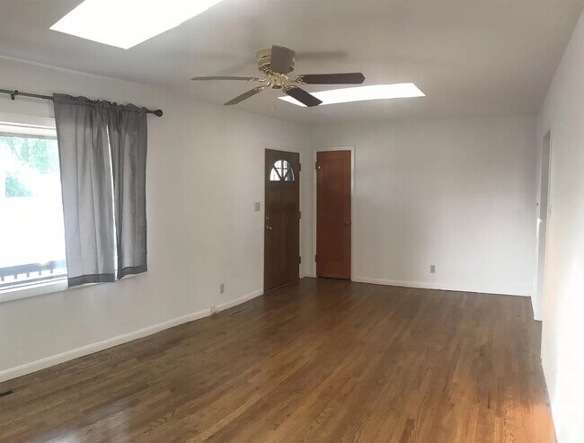 Foto del edificio - 2701 E 12th St
