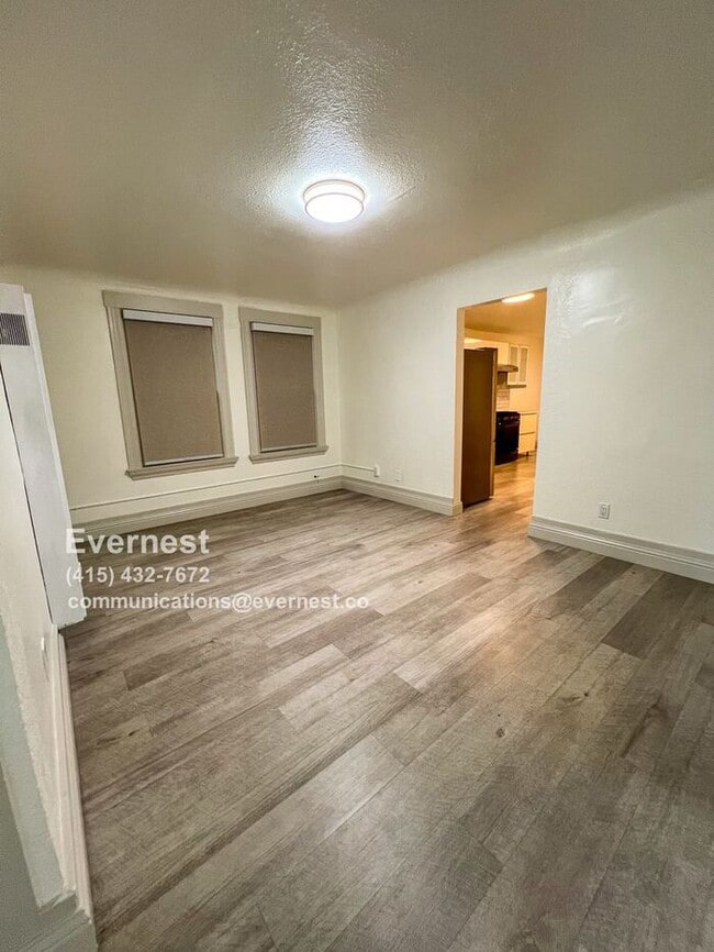 Building Photo - 884 29th St