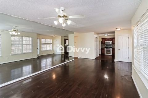 Building Photo - 10119 Deep Creek Drive