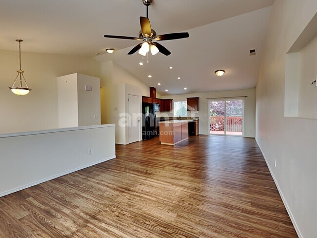Foto del edificio - 6321 41st Street NE