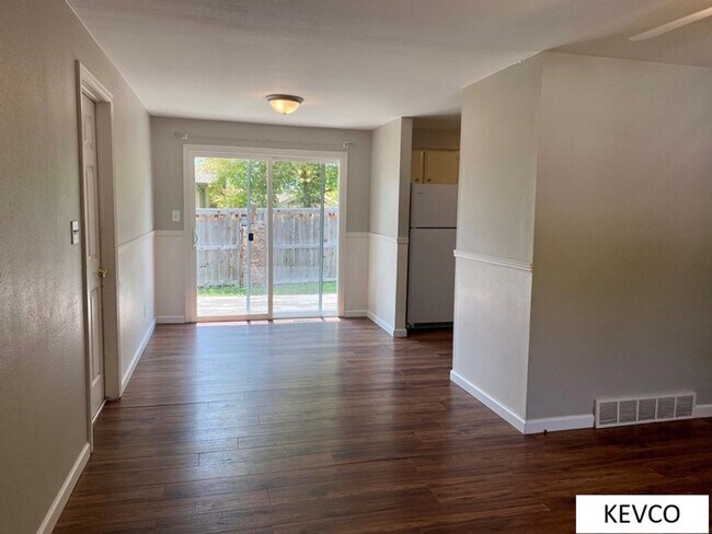 Building Photo - Lovely House Nestled on Cul-de-Sac!