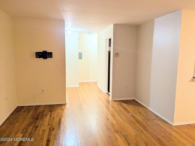 Foto del edificio - 364 Westwood Ave