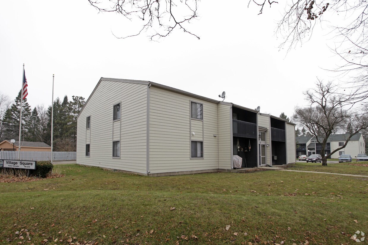 526 Sugar Creek Rd, Delavan, WI 53115 Apartments in Delavan, WI