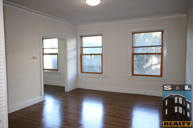 Building Photo - 445 Webster St