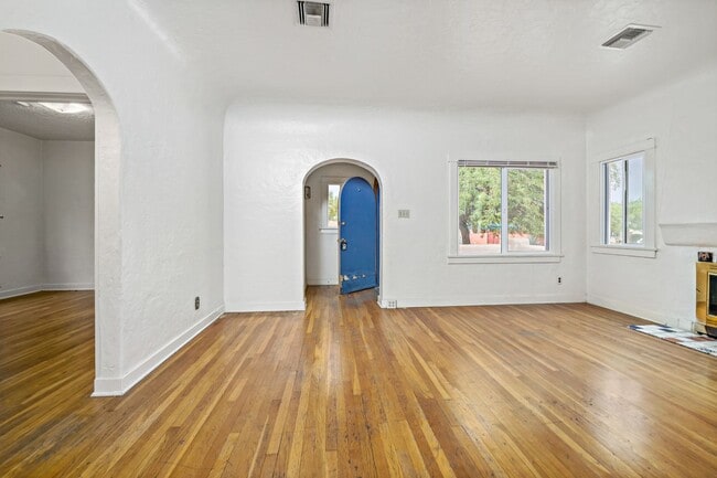 Photo - 2401 Apartment