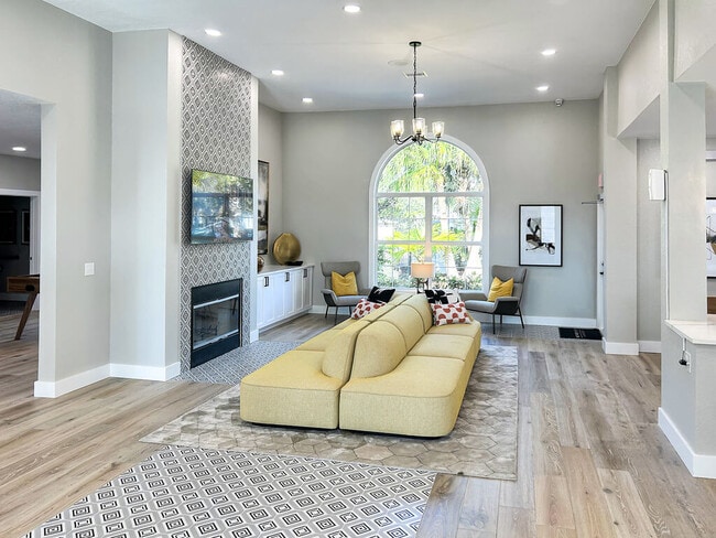 Foto del edificio - Westwood Reserve Apartments