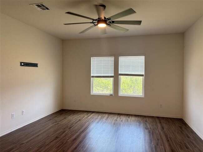 Foto del edificio - 1216 Blackhaw Ln