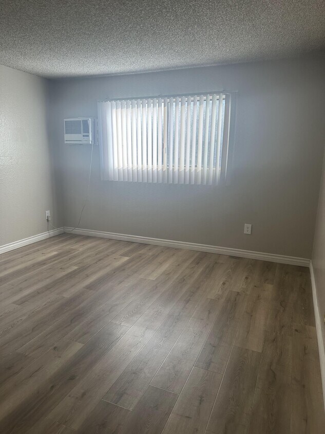 Building Photo - 9075 Cedros Ave