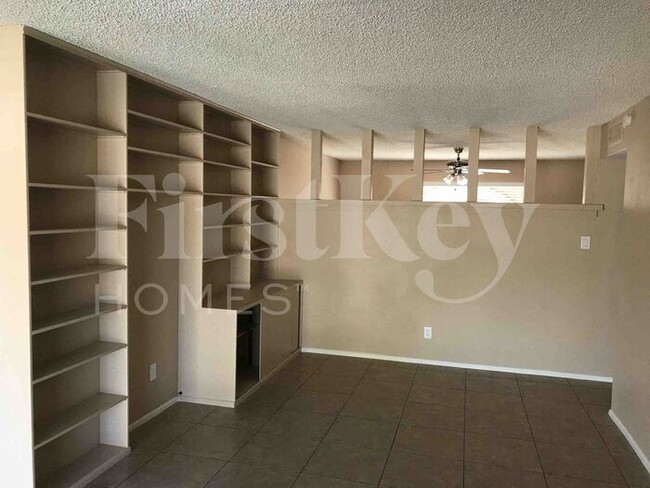 Foto del edificio - 4132 W Desert Cove Ave