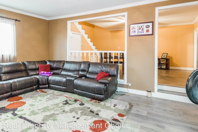 Building Photo - 3 br, 2.5 bath House - 324 E Newfield St