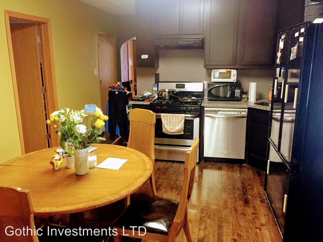 Foto principal - 5507 W Cermak Rd