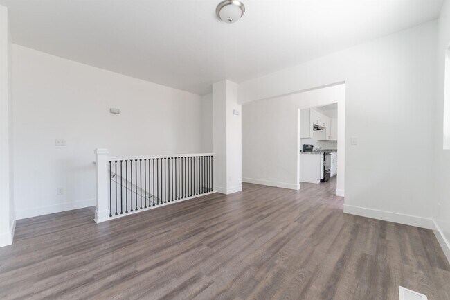 Building Photo - 360 N 200 W