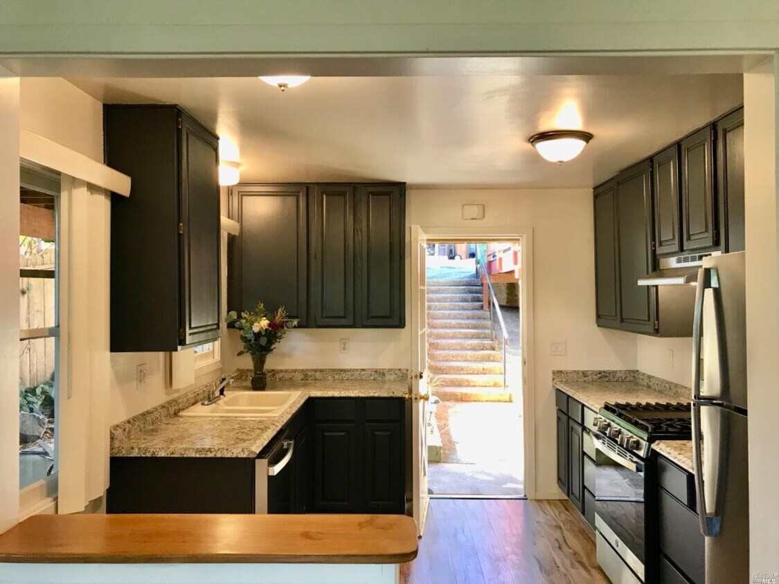 257 Greene St, Mill Valley, CA 94941 Room for Rent in Mill Valley, CA