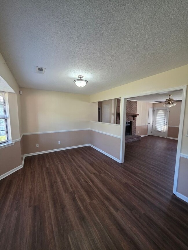 Building Photo - Updated Photos To Come Soon!