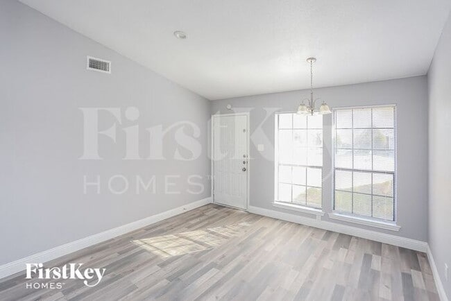 Building Photo - 5300 Virburnum Ct