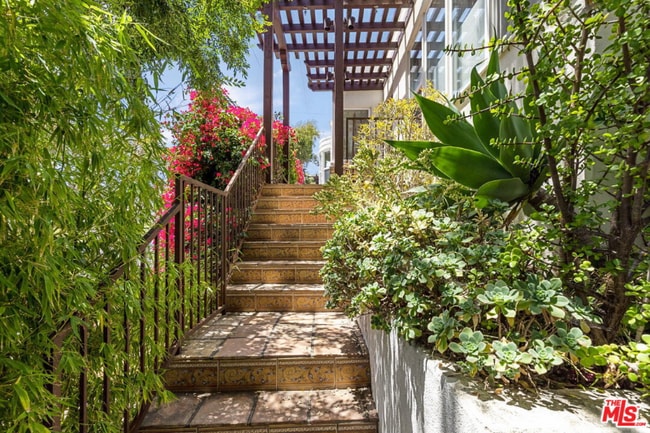 Photo - 5351 Packard St Apartment