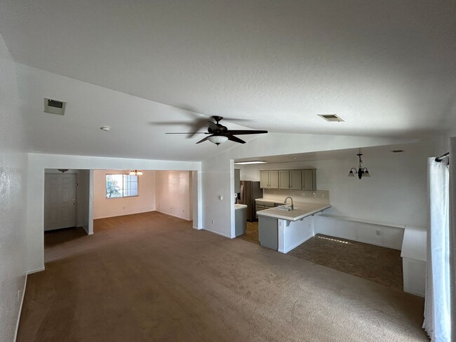 Foto del edificio - What are you waiting for?