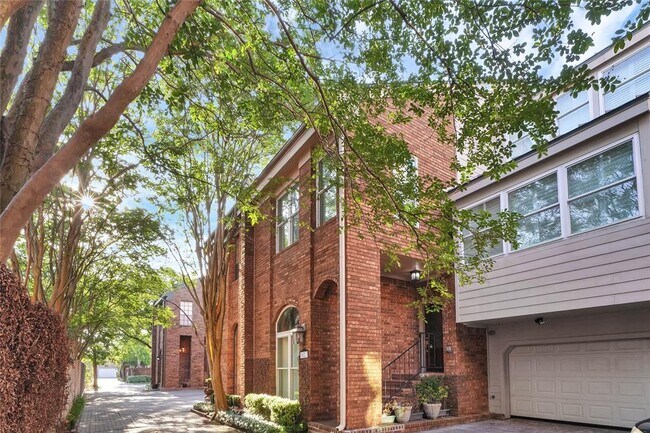 Building Photo - 1802 Potomac Dr