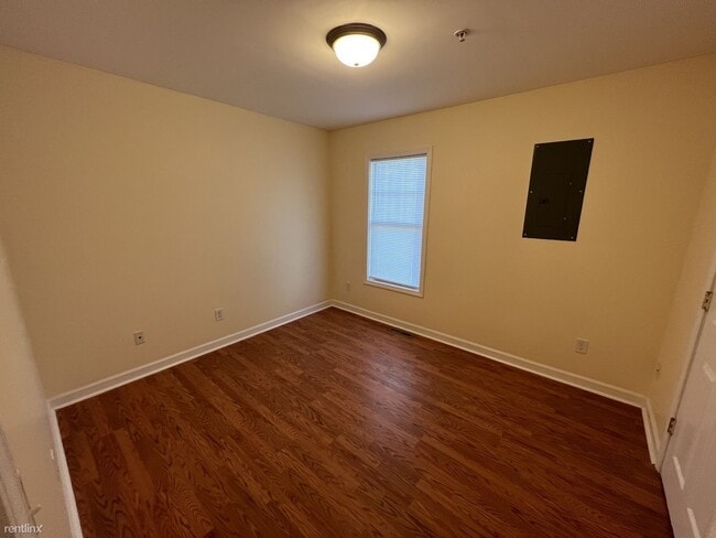 Building Photo - 3 br, 2 bath House - 1612 Cherry St