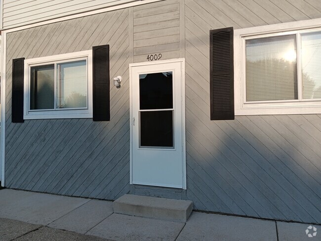 Front entrance - 4009 14th Ave