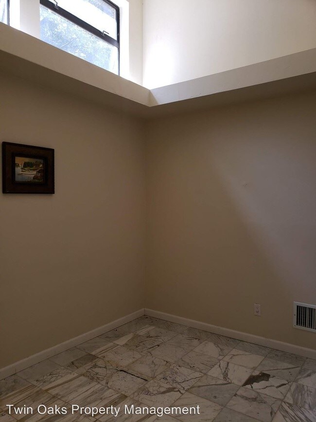 Building Photo - 3 br, 2.5 bath House - 14304 Mesa Way