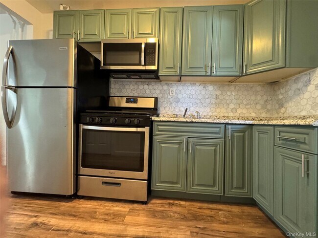 Building Photo - 134 N 7th Ave