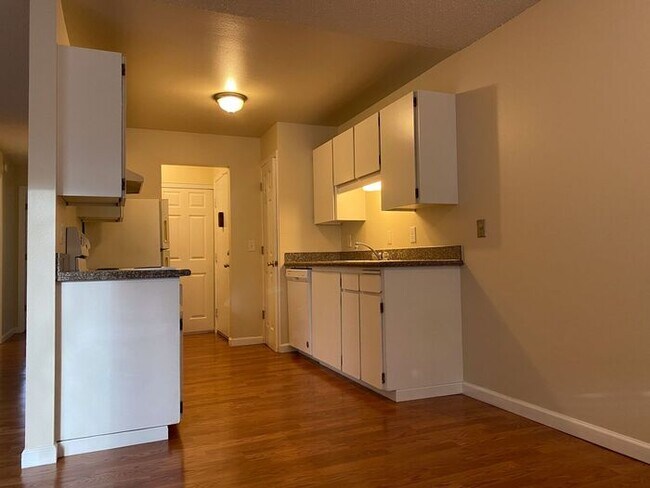 Foto del edificio - 6500 SW Scholls Ferry Rd