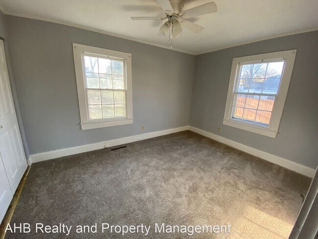 Building Photo - 2 br, 1 bath House - 504 Pomeroy St.