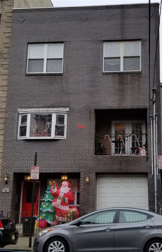 Primary Photo - 62 Monroe St