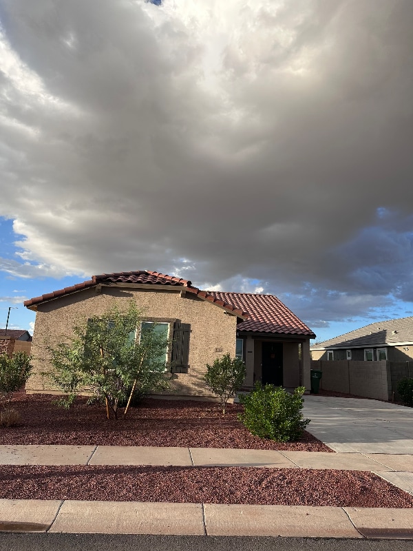 Primary Photo - 1118 E Brookwood Dr