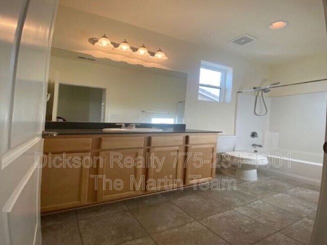 Building Photo - 7115 Diversey Dr