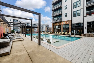 Interior Photo - The Jamestown