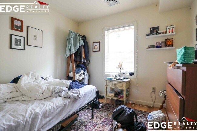 Foto del edificio - 44 Raymond St