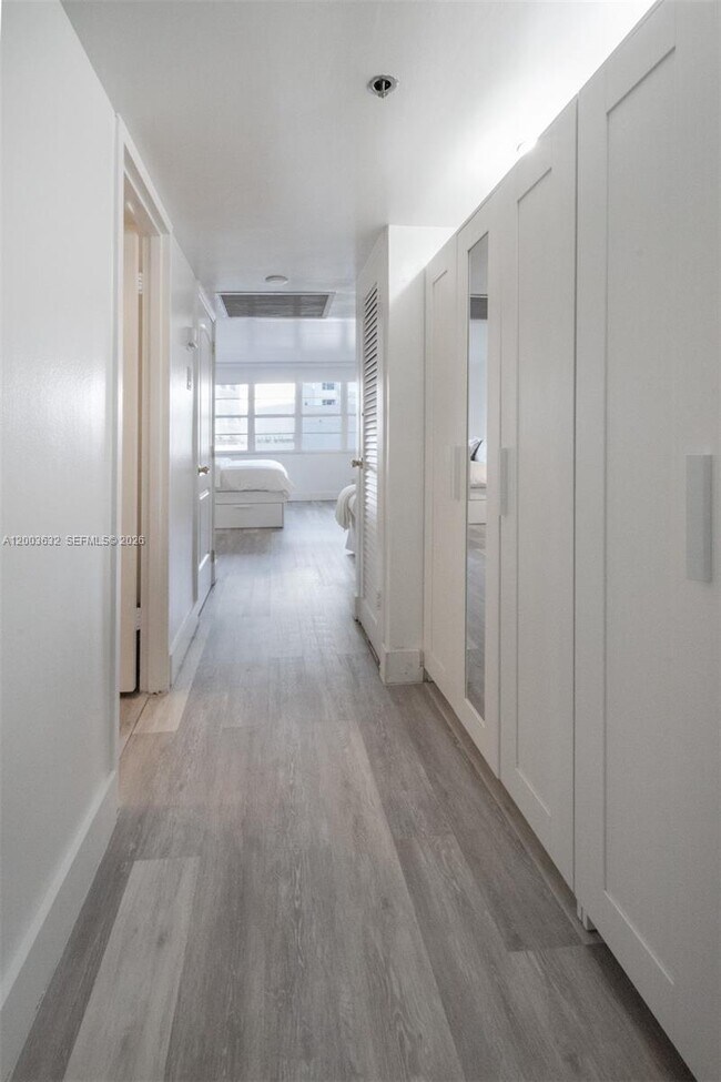 Foto del edificio - 100 Lincoln Rd