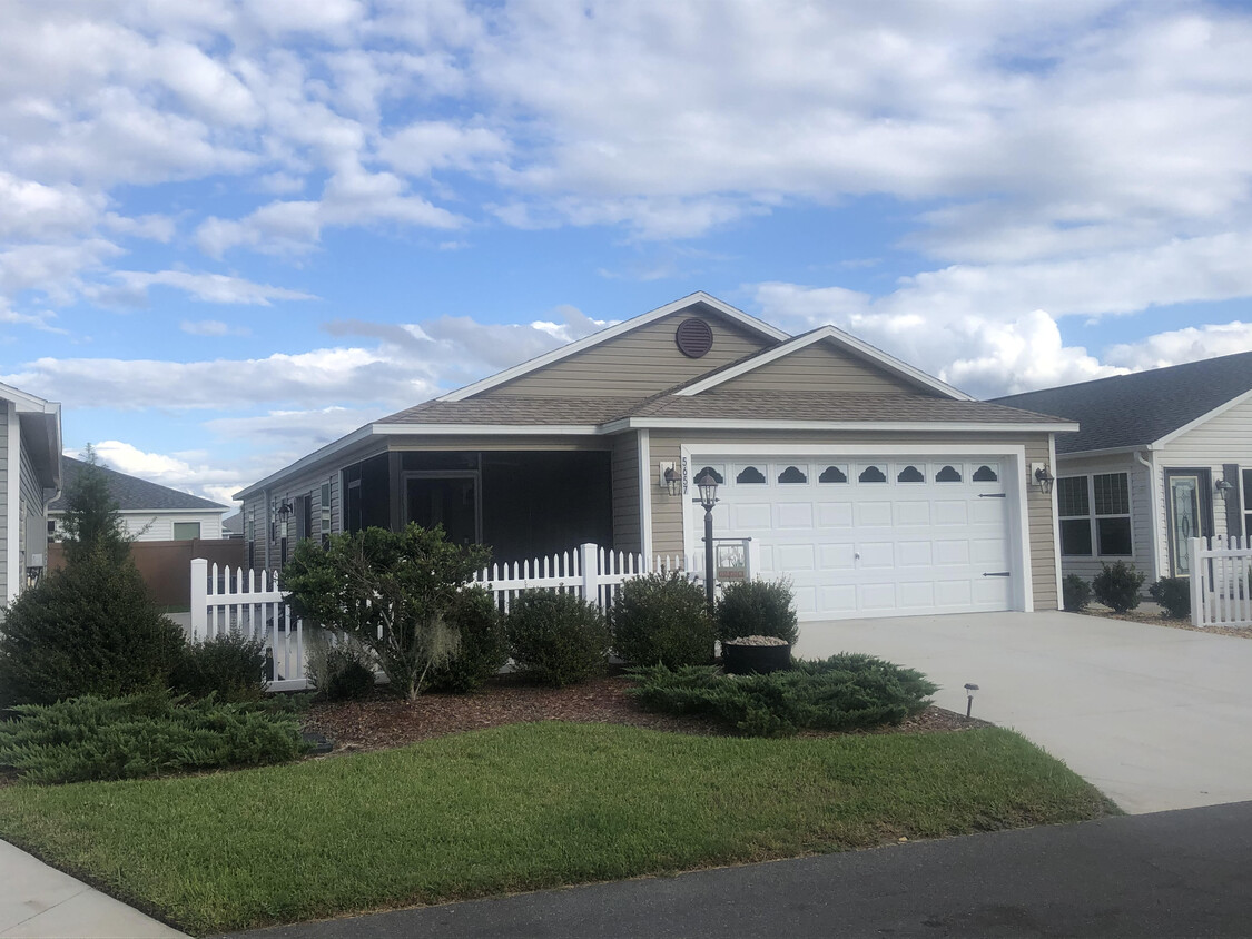 Foto principal - 5657 Moon Flower Pl