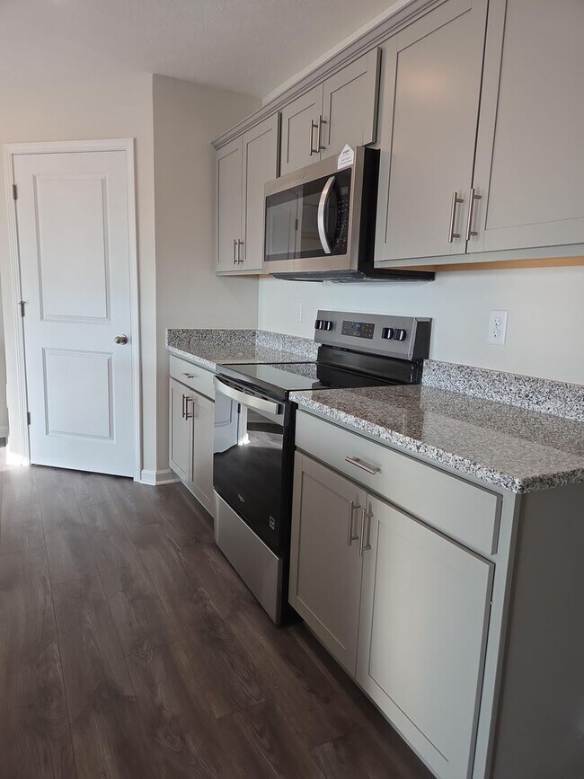 Foto del edificio - Brand new 4 bed 2 bath house with everything!