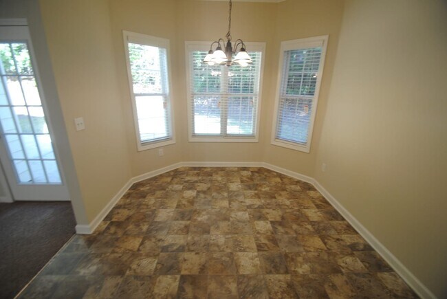Building Photo - 5870 Cedar Ridge Trl